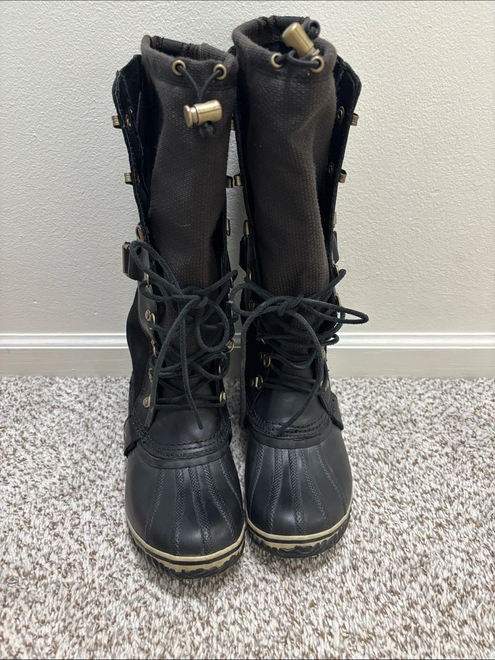 Sorel Conquest Carly waterproof winter boots 8.5